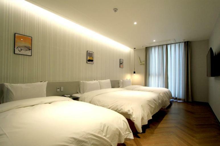 Perfect Hotel Gimhae Exterior photo